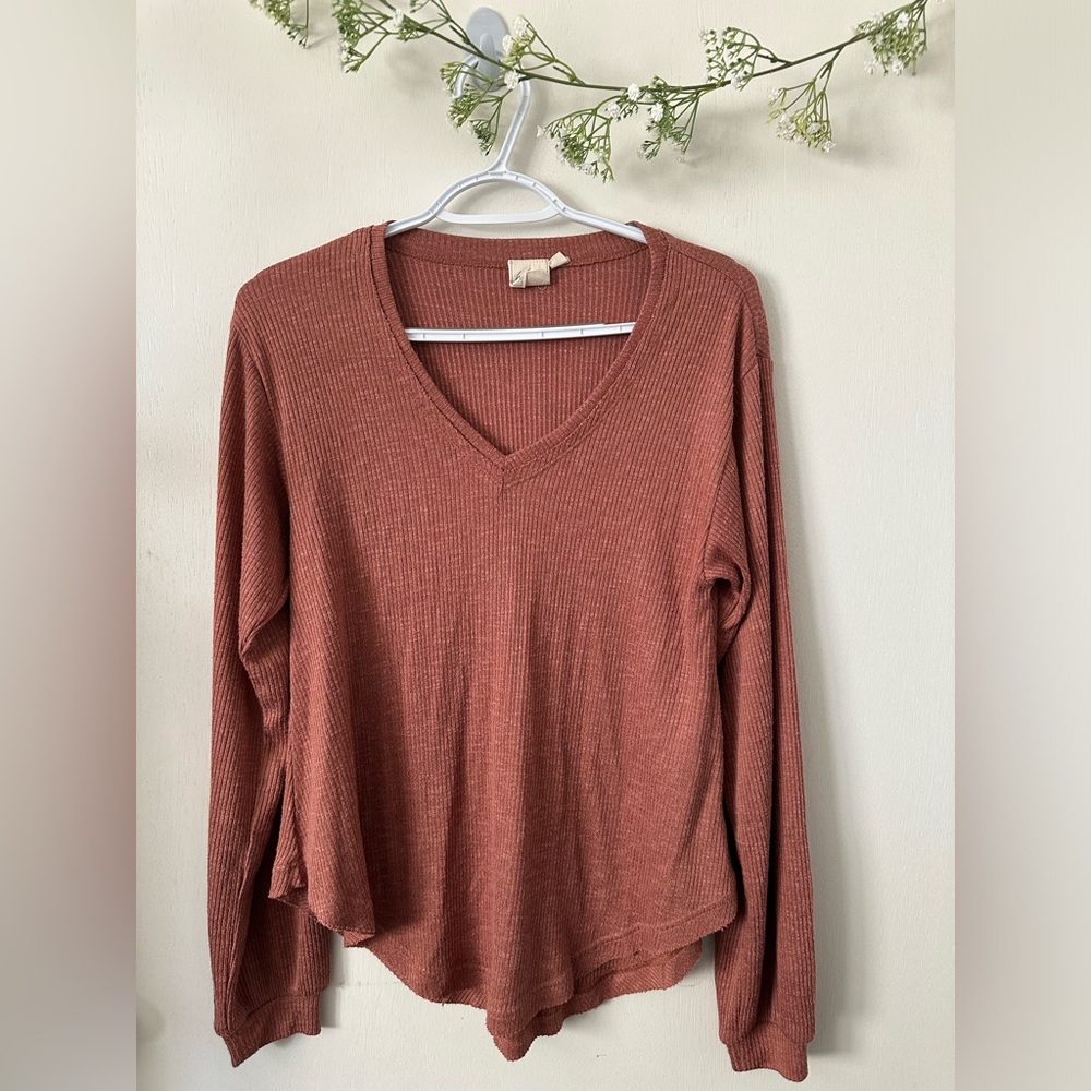 (B22)White Crow | Thermal Vneck